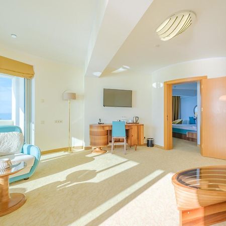 Castello Mare All Inclusive Resort バトゥーミ エクステリア 写真