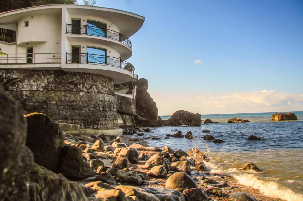 Castello Mare All Inclusive Resort バトゥーミ エクステリア 写真