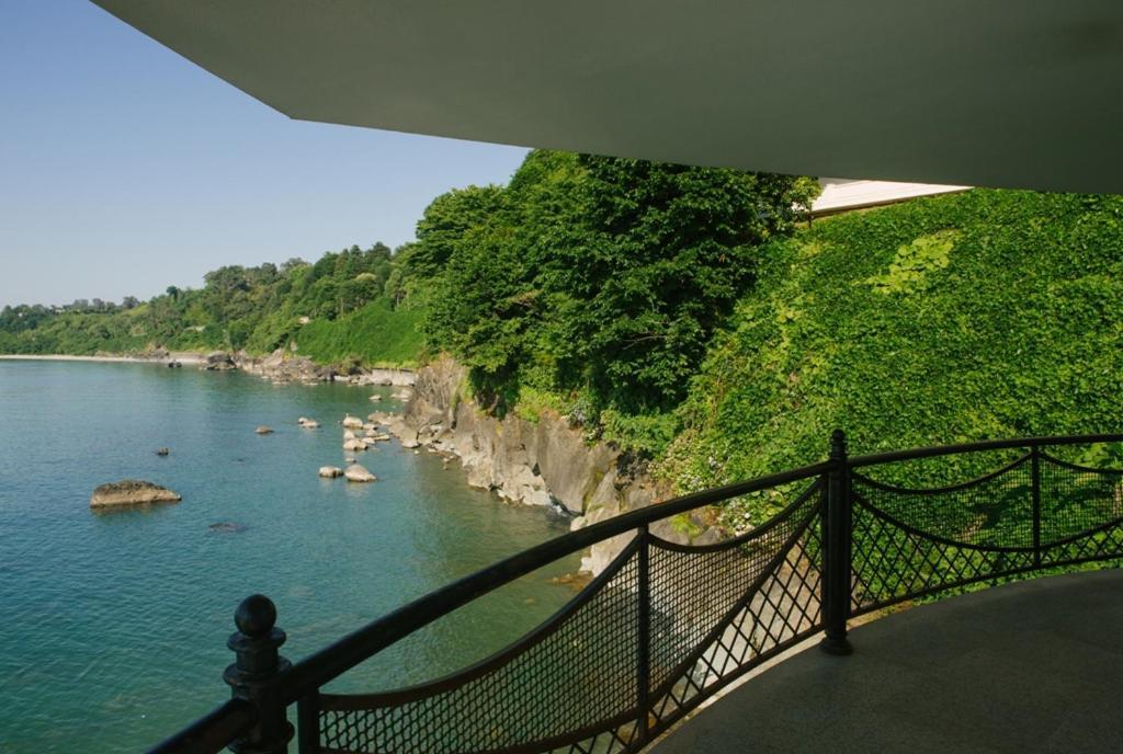 Castello Mare All Inclusive Resort バトゥーミ エクステリア 写真