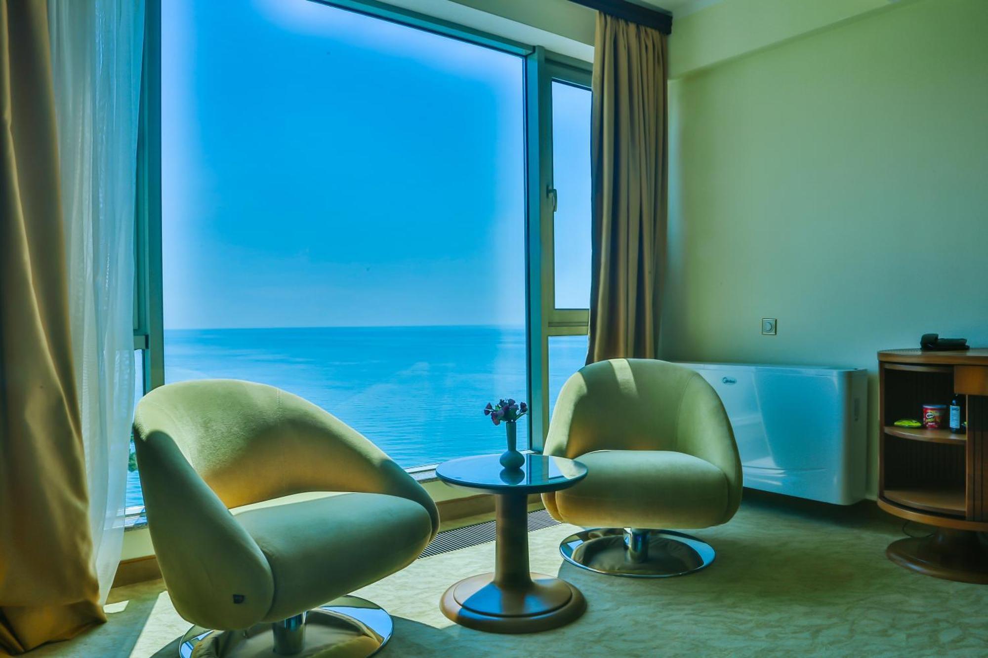 Castello Mare All Inclusive Resort バトゥーミ エクステリア 写真