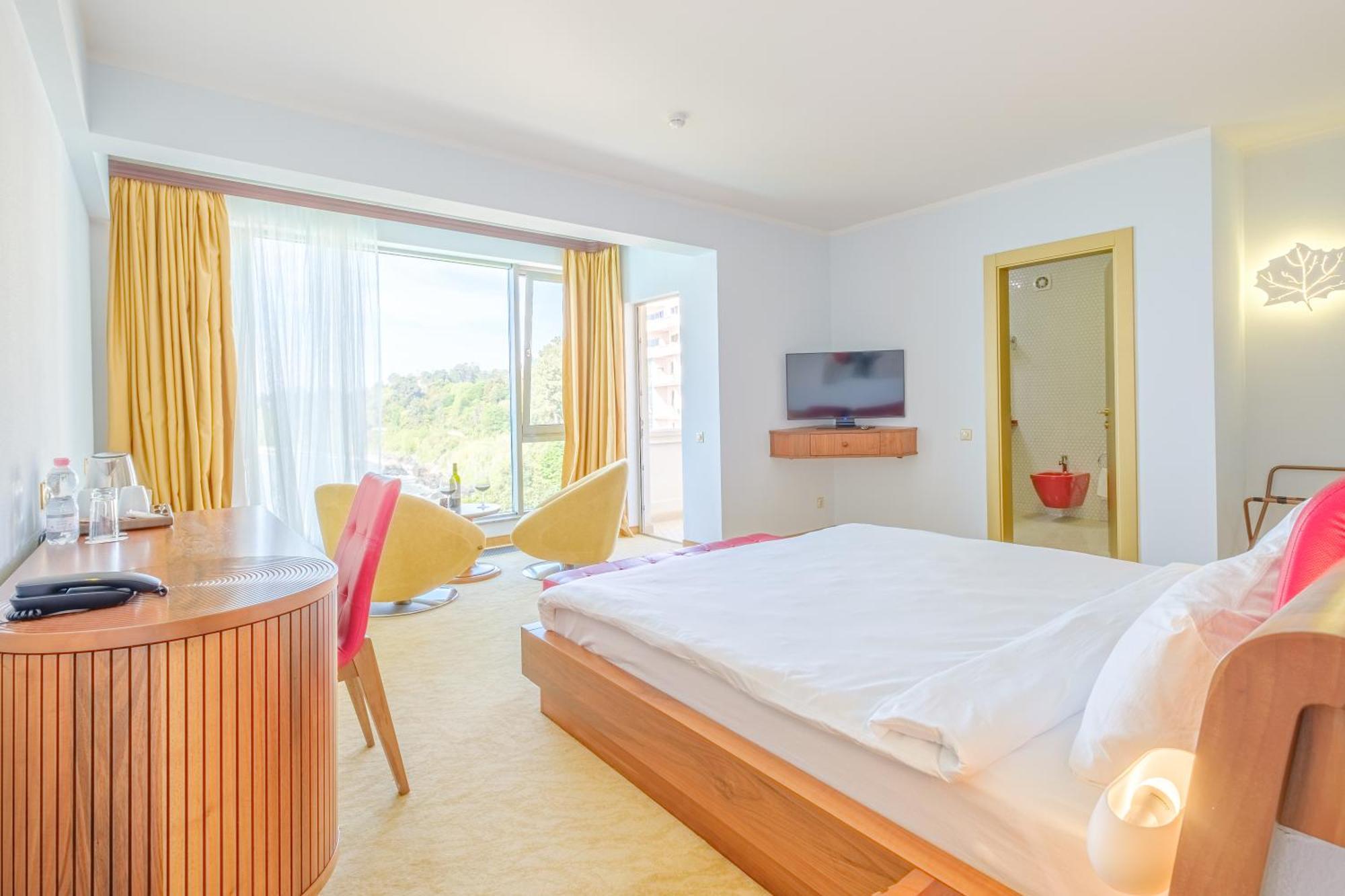 Castello Mare All Inclusive Resort バトゥーミ エクステリア 写真